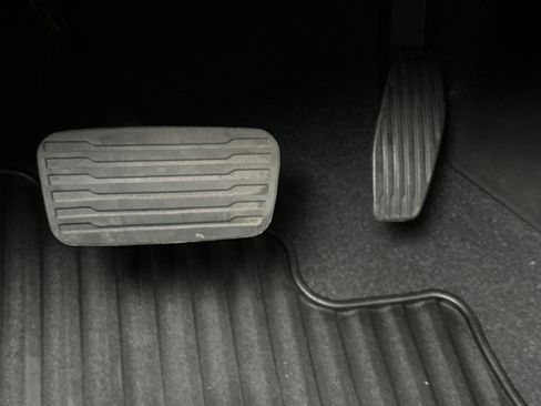 Used 2025 Chevrolet Silverado 1500 Custom image 42