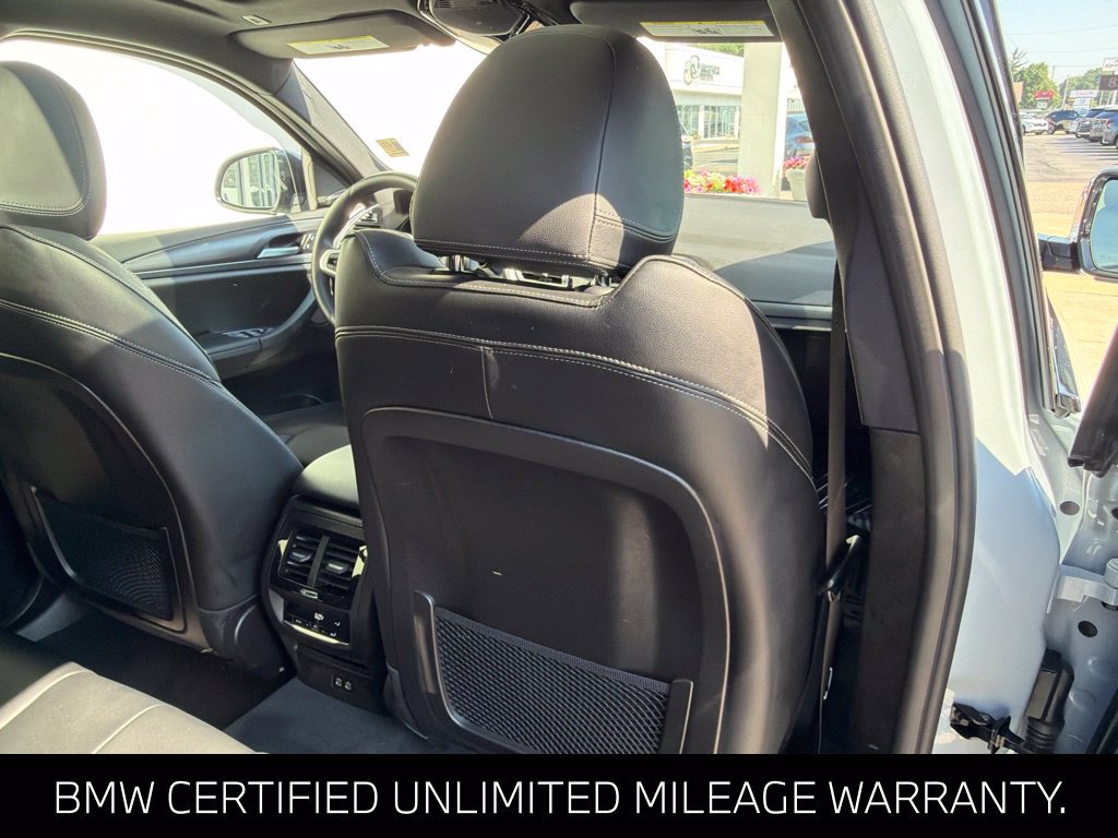 Certified 2025 BMW X4 xDrive30i w/ M Sport Package AWD/4WD image 17