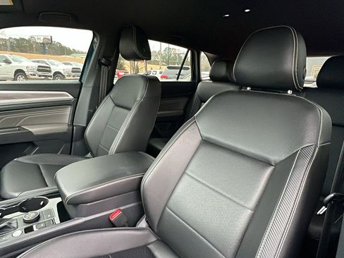 Used 2023 Volkswagen Atlas Cross Sport SE image 18