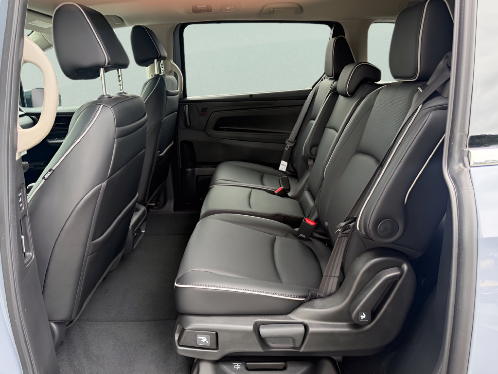 New 2027 Honda Odyssey Elite image 11