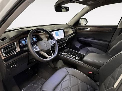 New 2026 Volkswagen Atlas SE FWD image 10