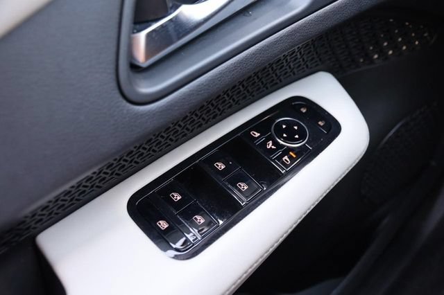 Used 2023 Nissan Ariya FWD image 21