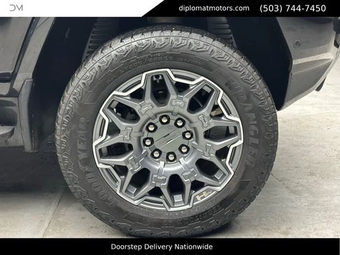 Used 2024 GMC Hummer EV 3X image 39