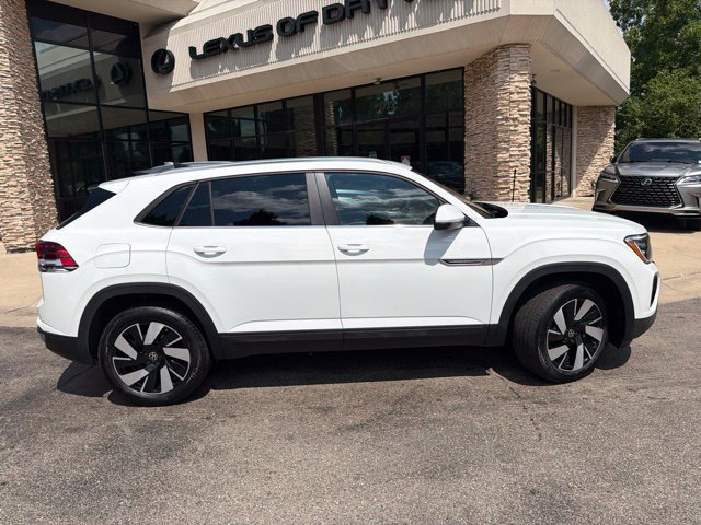 Used 2025 Volkswagen Atlas Cross Sport SE AWD/4WD image 8