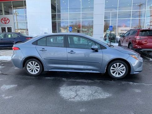 Certified 2025 Toyota Corolla LE image 2