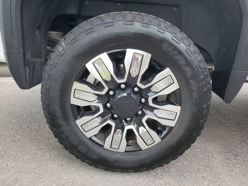 Used 2025 GMC Sierra 2500 Denali w/ Denali Reserve Package AWD/4WD image 5