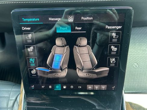 Used 2025 Cadillac Escalade ESV Sport Platinum AWD/4WD image 34