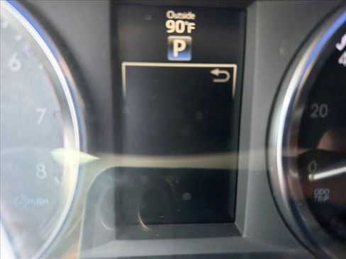Used 2015 Toyota Highlander XLE FWD image 11
