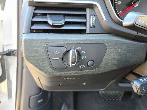 Used 2019 Audi A4 2.0T Premium image 31