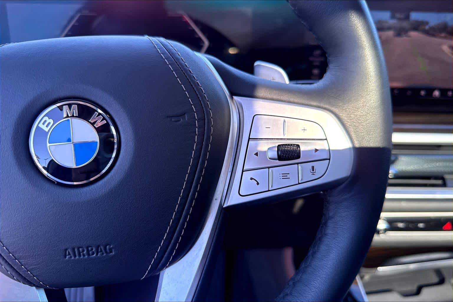 Used 2026 BMW X7 xDrive40i AWD/4WD image 25