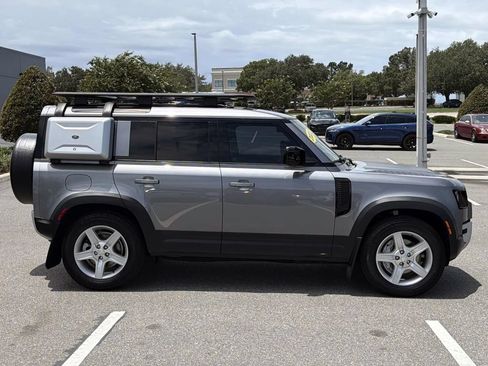 Used 2022 Land Rover Defender 110 SE AWD/4WD image 6