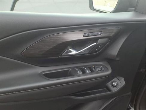 Certified 2023 GMC Terrain SLT w/ LPO, Floor Liner Package image 9