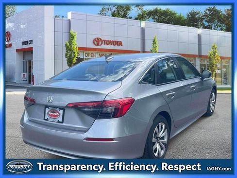 Used 2023 Honda Civic LX image 6