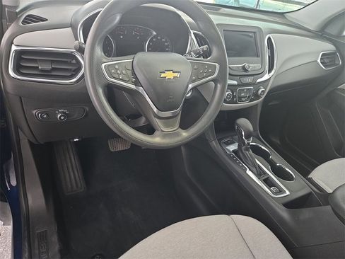 Used 2022 Chevrolet Equinox LS w/ LS Convenience Package image 16