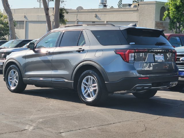Used 2026 Ford Explorer Active w/ Active Comfort Package RWD image 2