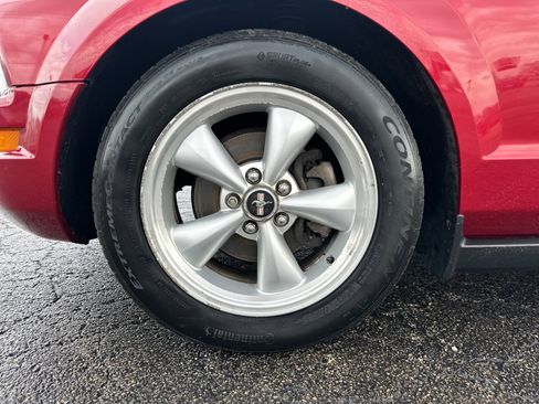 Used 2007 Ford Mustang Deluxe image 11