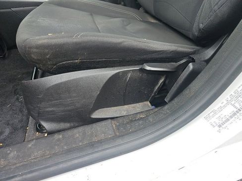 Used 2019 Ford Fiesta SE image 17