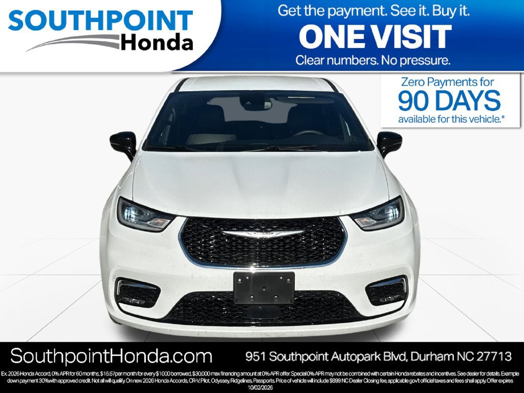 Used 2025 Chrysler Pacifica Select FWD image 2