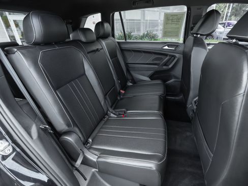 Used 2022 Volkswagen Tiguan SE R-Line image 37