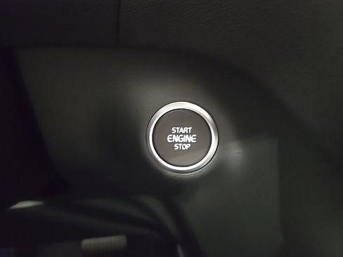 New 2026 Volvo XC40 B5 Plus w/ Protection Package Premier image 20