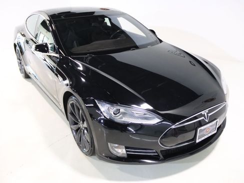 Used 2015 Tesla Model S 70 image 65
