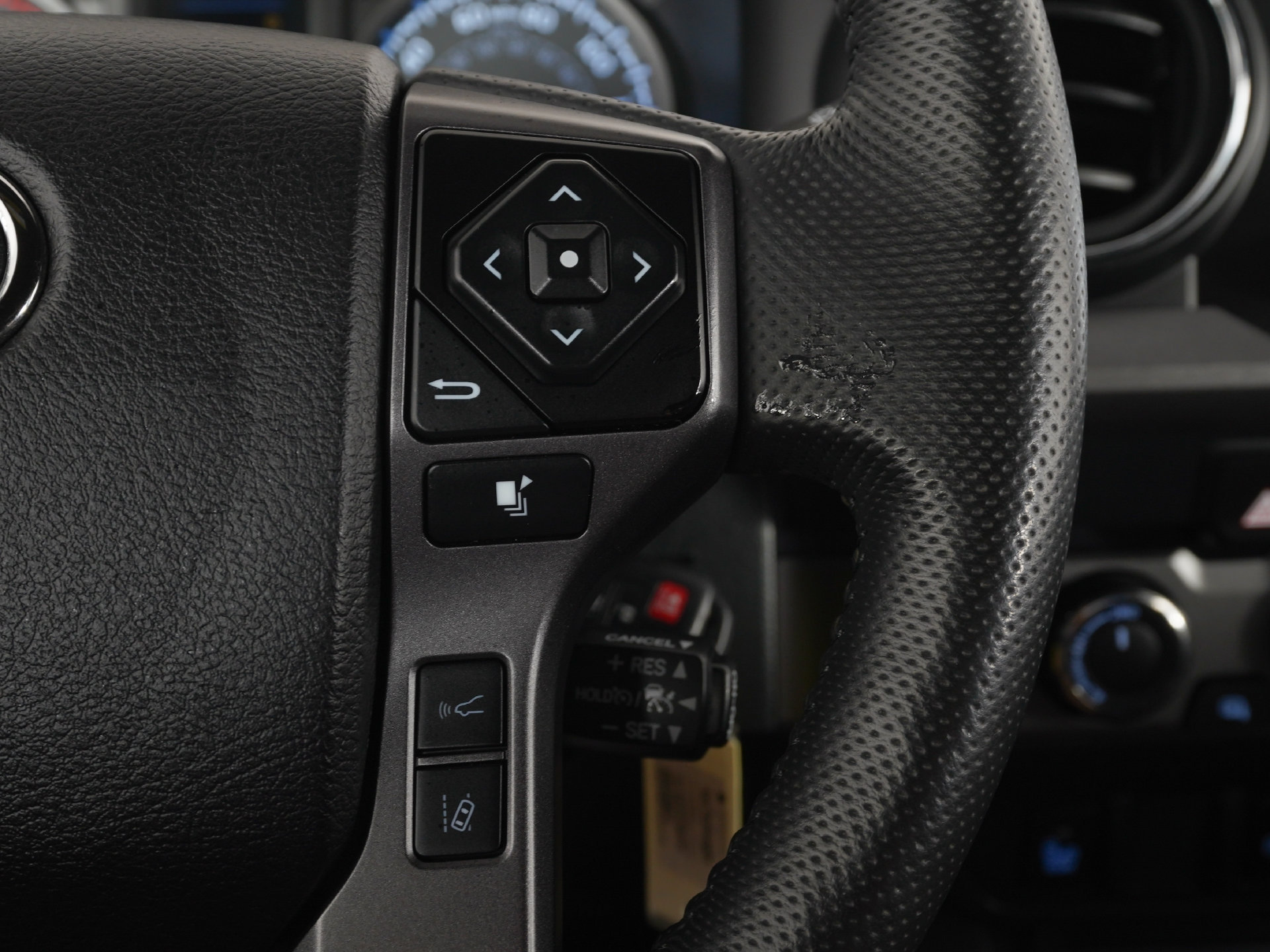 Used 2022 Toyota Tacoma TRD Sport w/ Technology Package AWD/4WD image 20