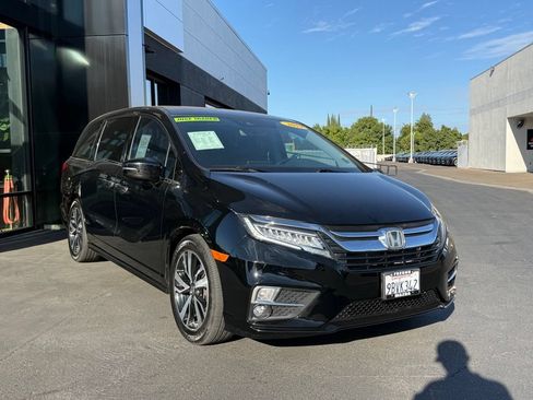 Used 2019 Honda Odyssey Elite image 2