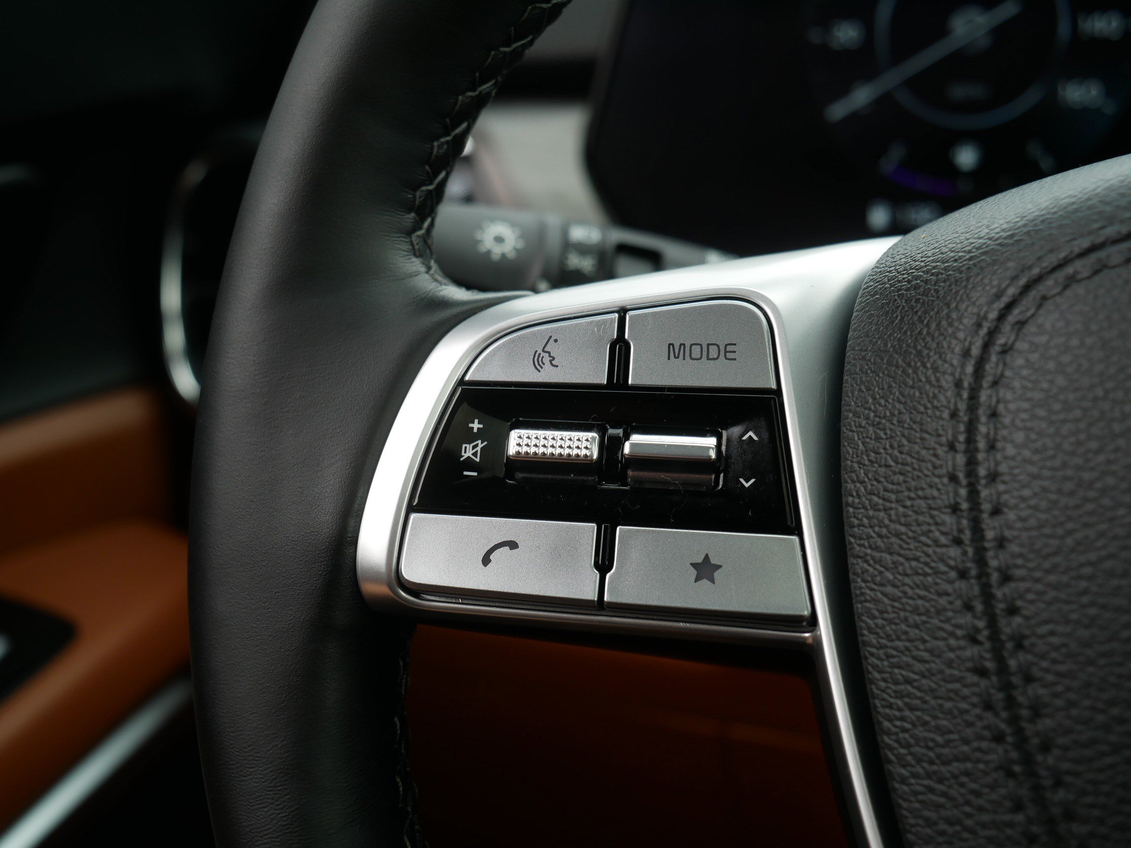 Certified 2025 Kia Telluride SX Prestige X-Line AWD/4WD image 28
