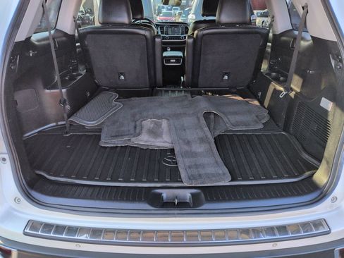 Used 2017 Toyota Highlander Limited Platinum w/ Preferred Accessory Package AWD/4WD image 23