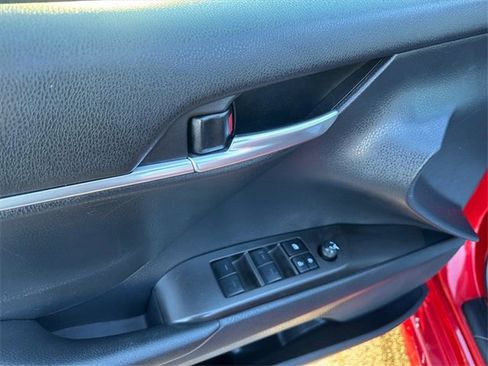 Used 2023 Toyota Camry SE image 6