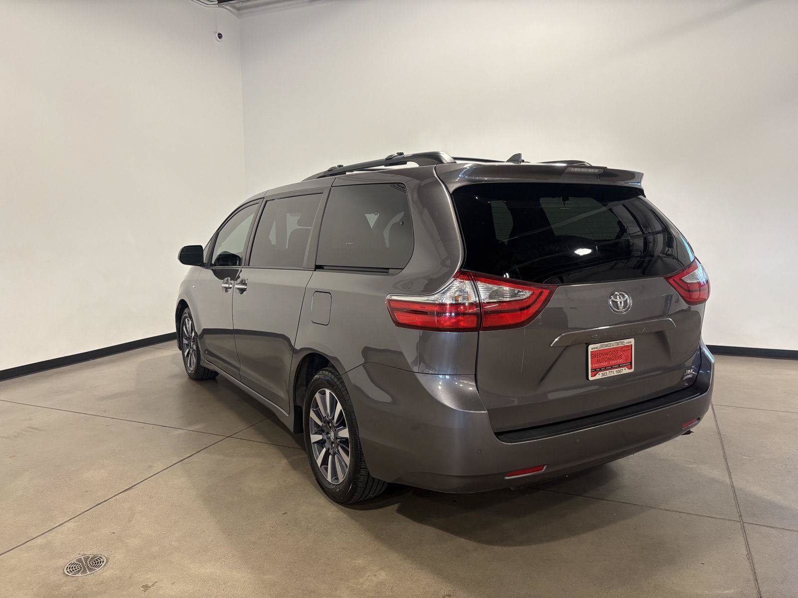 Used 2018 Toyota Sienna XLE Premium w/ Carpet Mat Package AWD/4WD image 5