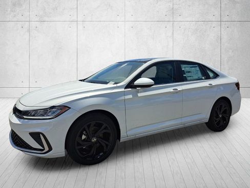 New 2026 Volkswagen Jetta SE FWD image 8
