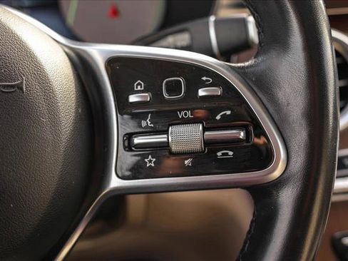 Used 2022 Mercedes-Benz GLC 300 4MATIC image 16