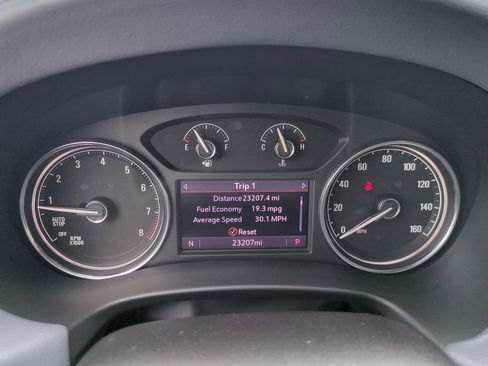 Used 2023 Buick Enclave Essence image 11