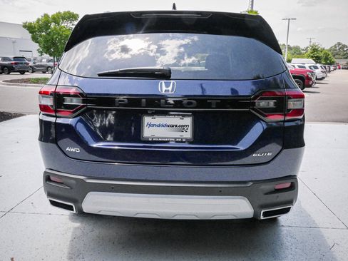 Certified 2025 Honda Pilot Elite image 9