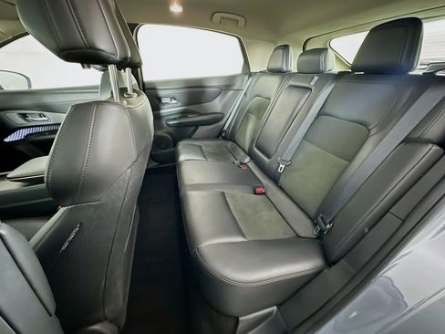 Used 2024 Nissan Ariya AWD image 27