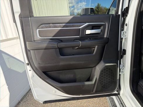 Used 2024 RAM 3500 Big Horn image 32