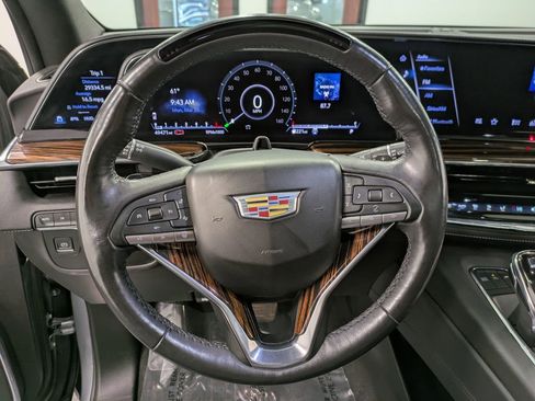 Used 2023 Cadillac Escalade ESV Premium Luxury image 19