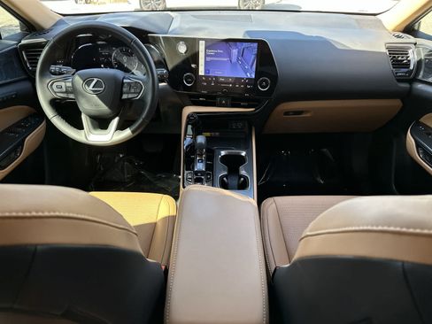 Used 2025 Lexus NX 250 FWD w/ Towing Package (2000 Lbs) image 20