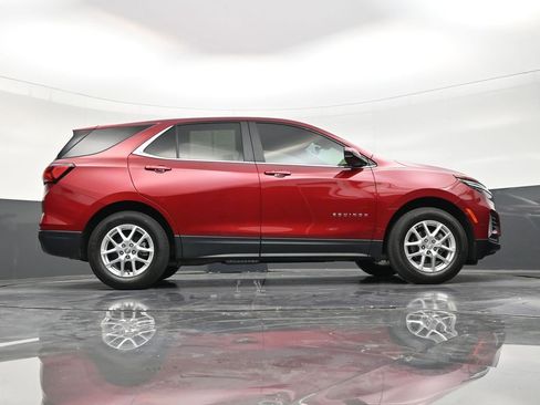 Used 2024 Chevrolet Equinox LT FWD image 25
