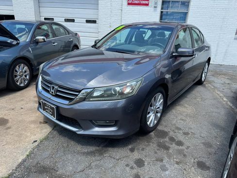 Used 2013 Honda Accord EX image 2