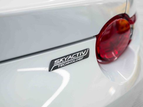 Used 2019 MAZDA MX-5 Miata Grand Touring w/ GT-S Package RWD image 42