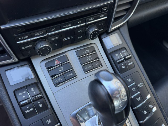 Used 2015 Porsche Panamera 4 AWD/4WD image 27