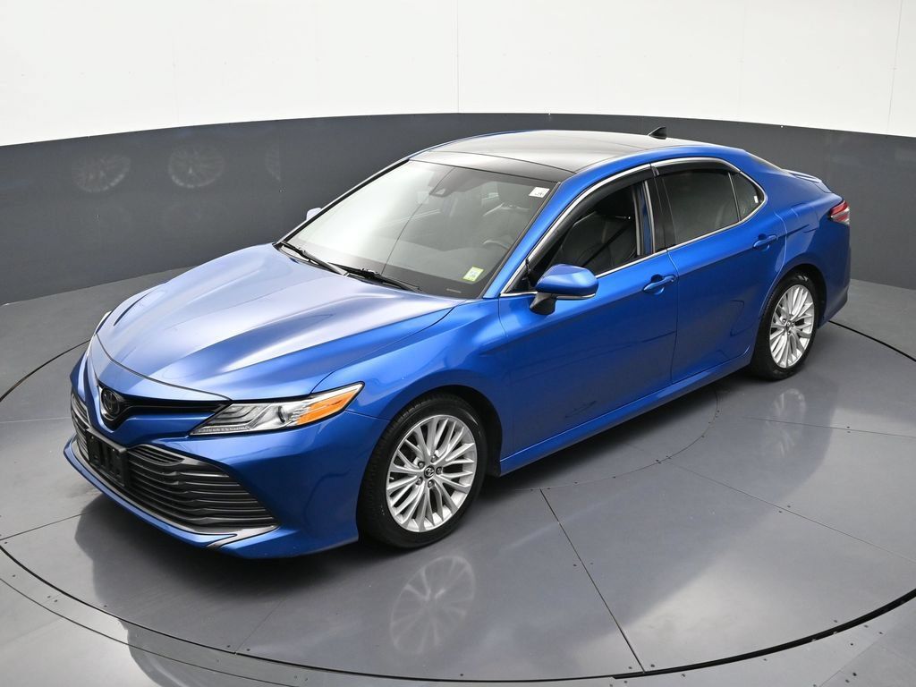 Used 2019 Toyota Camry XLE FWD image 16