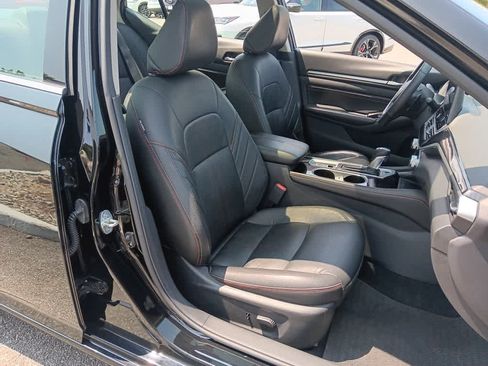 Used 2023 Nissan Altima 2.0 SR FWD image 18