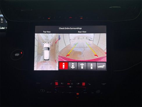 Used 2025 Jeep Grand Cherokee L Limited w/ Luxury Tech Group II image 18