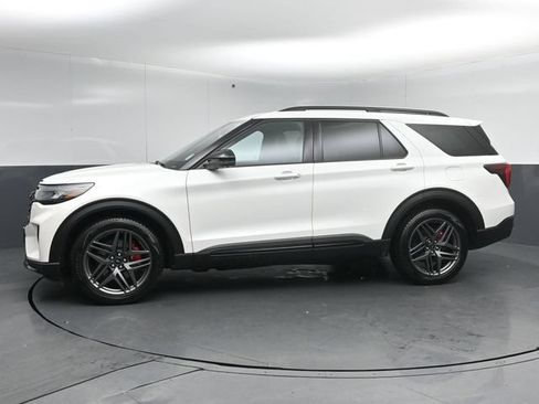 Certified 2025 Ford Explorer ST AWD/4WD image 4