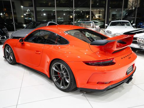 Used 2018 Porsche 911 GT3 RWD image 2