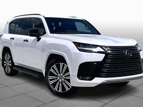 Used 2023 Lexus LX 600 4WD w/ Appearance Package image 3