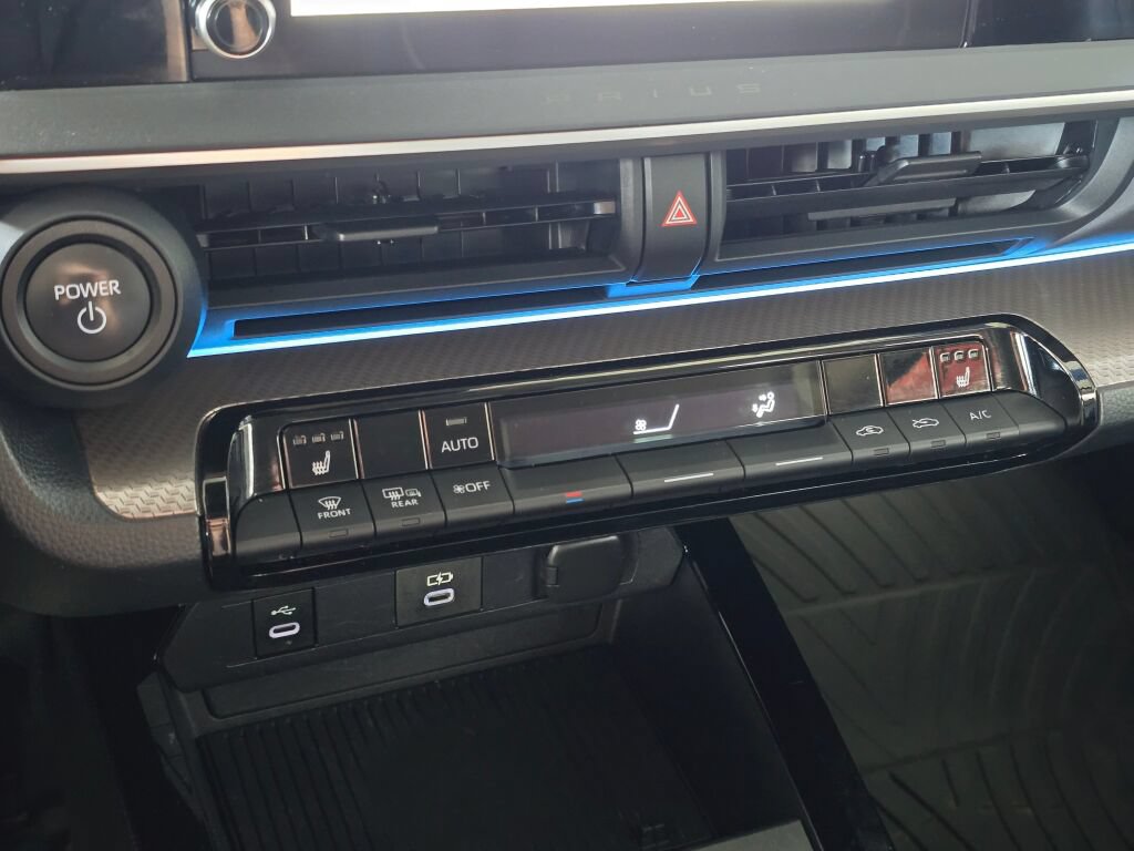 Used 2024 Toyota Prius XLE FWD image 21